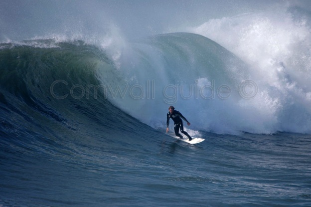 porthleven big surf